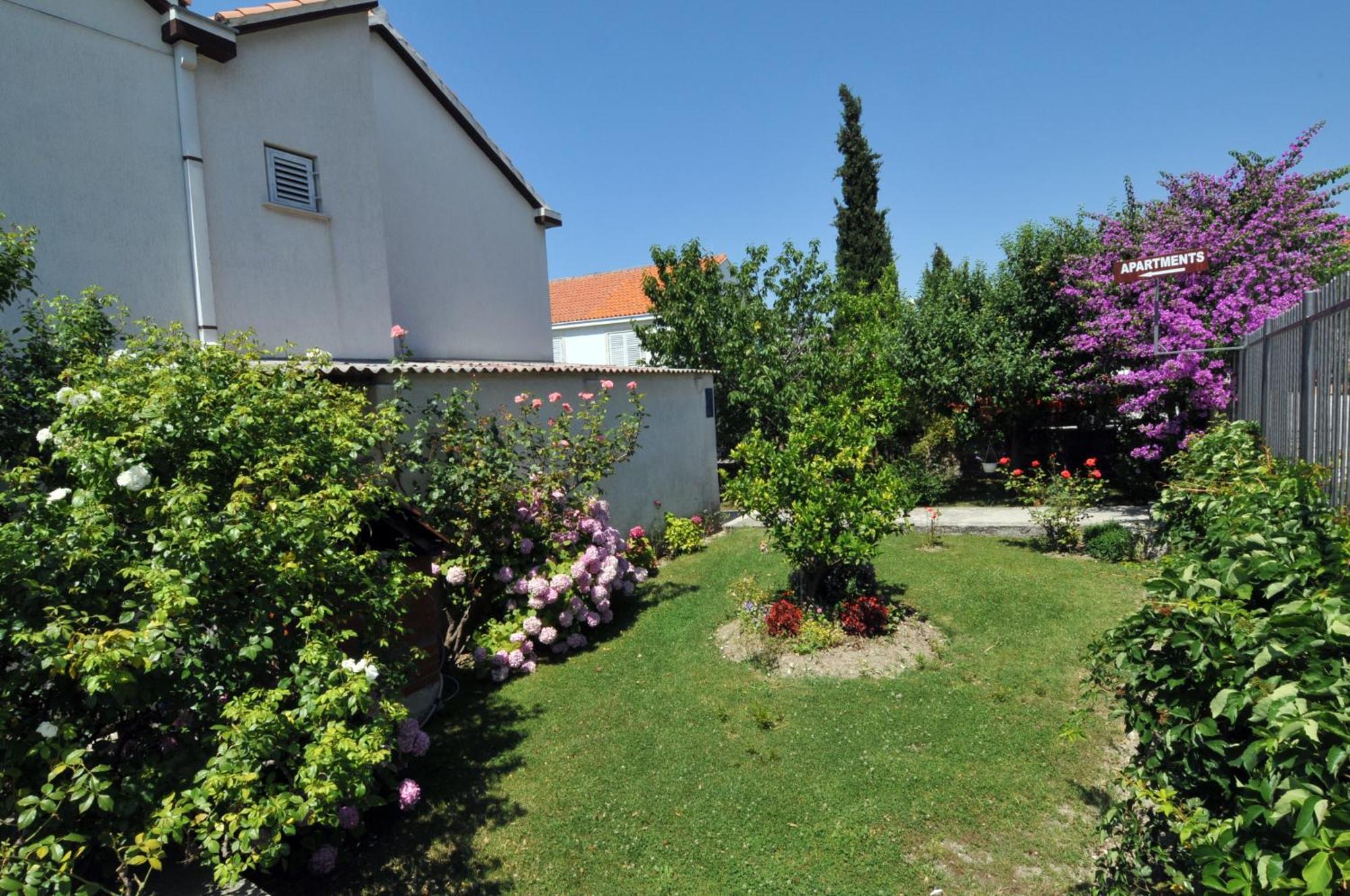 Apartments Mare Mlini Exterior photo